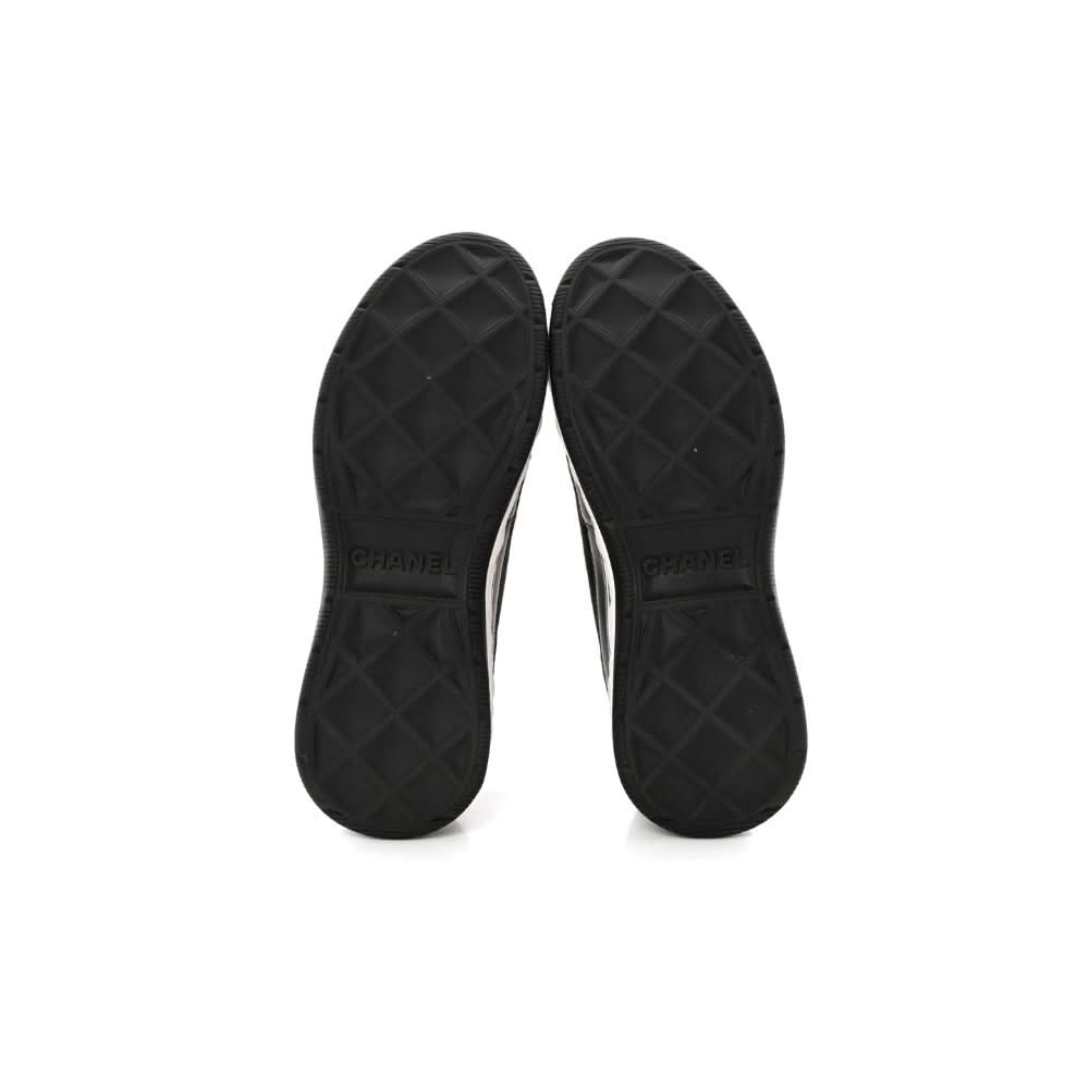Chanel Velvet Calfskin & Mixed Fibers Sneaker 'Black' - kickpit