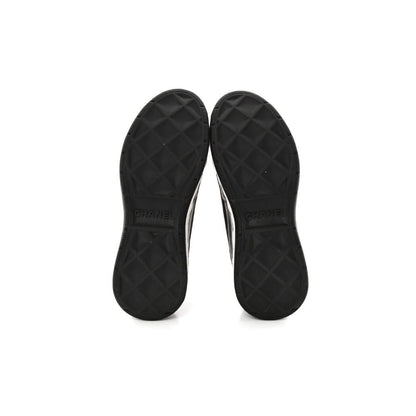 Chanel Velvet Calfskin & Mixed Fibers Sneaker 'Black' - kickpit