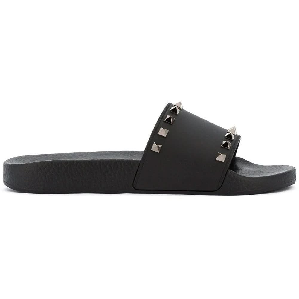 Valentino Garavani Rockstud pool slides - kickpit